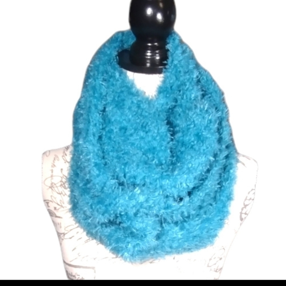 Infinity Faux Fur Scarf NWOT